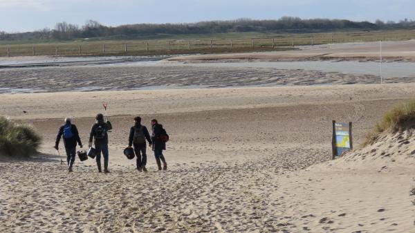 Vrijwilligers strand Zwin