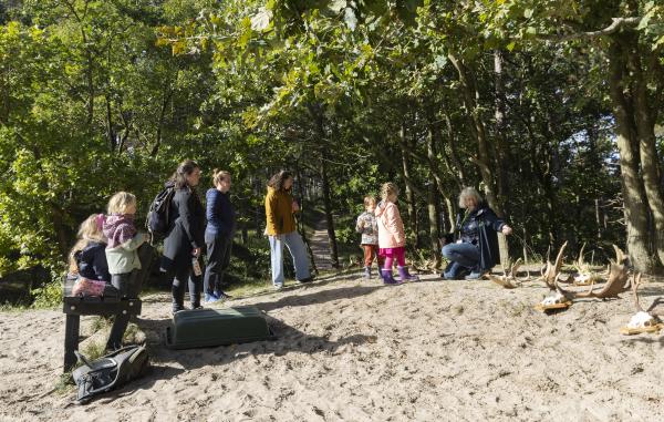 Kinderen krijgen uitleg over geweien