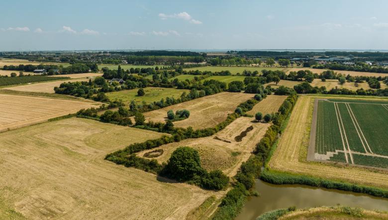 Hoeve van der Meulen luchtfoto Zeeuws boerenlandschap