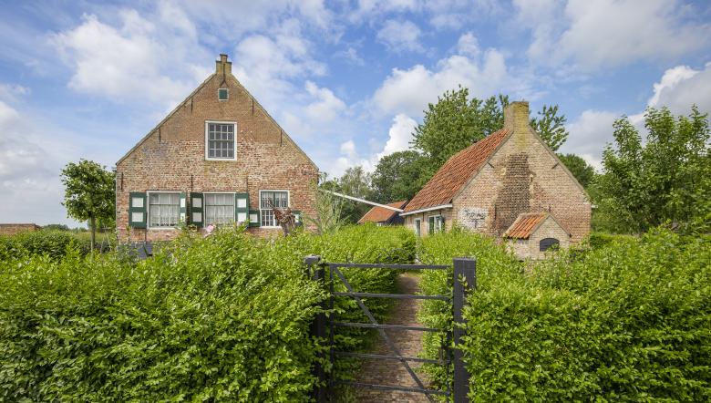 Vooraanzicht oude Zeeuwse Hoeve 