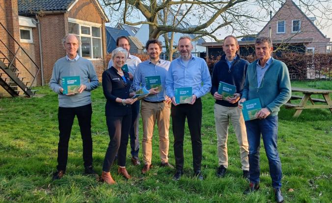 Overhandiging meerjarenplan aan Raad van Toezicht van Het Zeeuwse Landschap